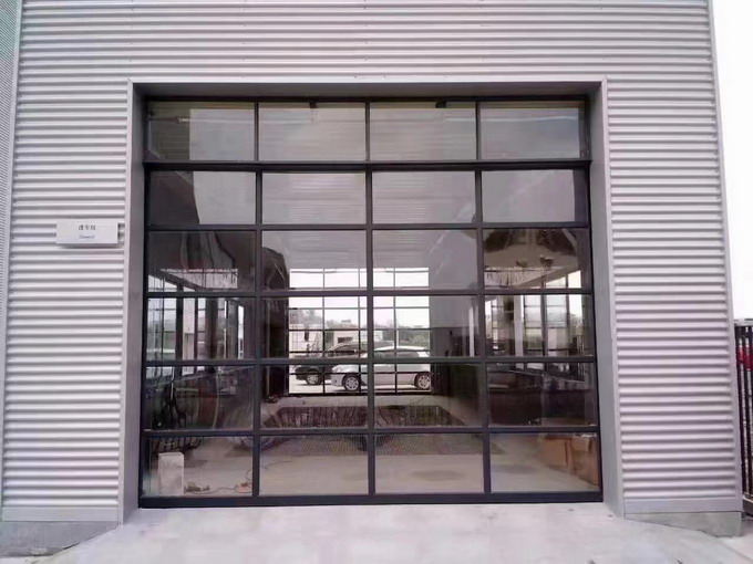 高（gāo）端工業提升門.jpg